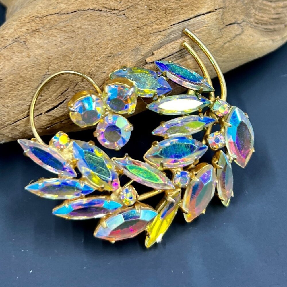 Aurora Borealis Floral Brooch - Elegant Gold-Tone brooch, Vintage 1950s
